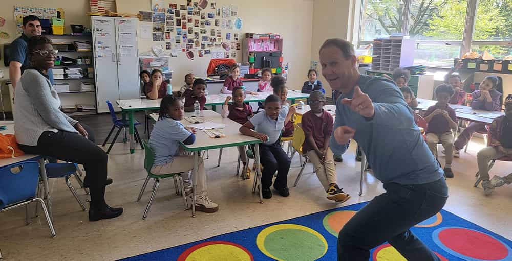 13WHAM's Scott Hetsko Visits CSAR 1st Graders